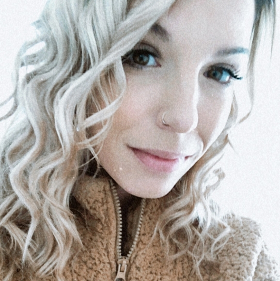 Meet your Posher, Kristy - Picture 1 of 1